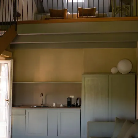 Borgo Isolabella - Wine & Vermouth בית חווה