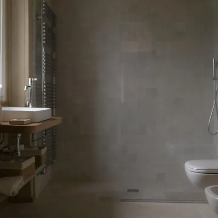 Borgo Isolabella - Wine & Vermouth בית חווה *