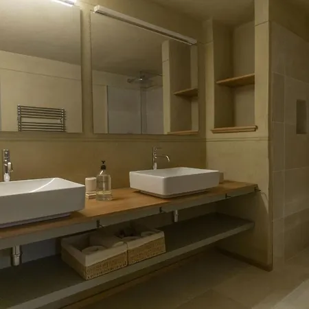 Borgo Isolabella - Wine & Vermouth Relais Farm stay Loazzolo