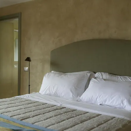 Borgo Isolabella - Wine & Vermouth * Loazzolo