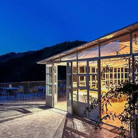 Borgo Isolabella - Wine & Vermouth בית חווה *