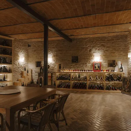 בית חווה Borgo Isolabella - Wine & Vermouth Loazzolo