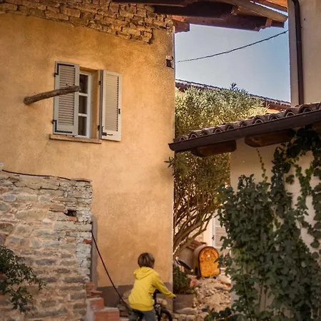 Borgo Isolabella - Wine & Vermouth Relais Loazzolo
